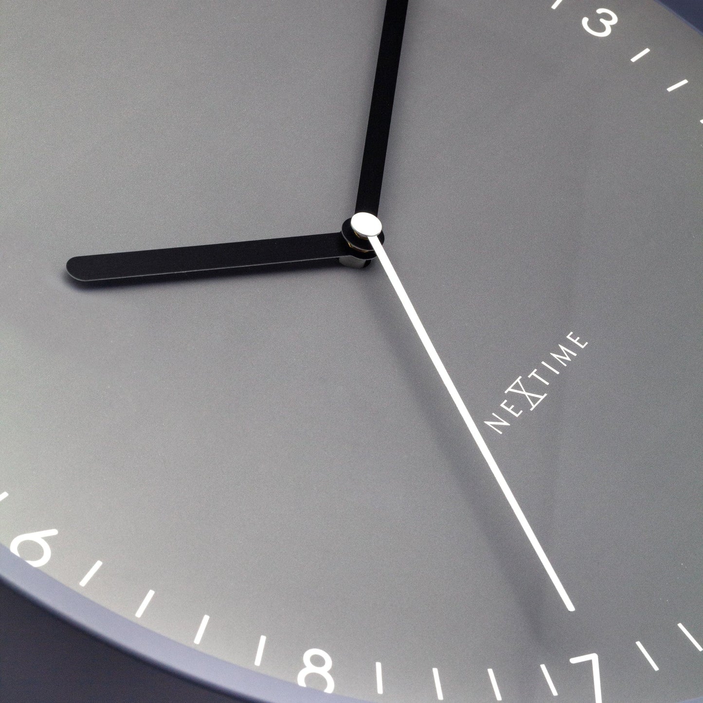 🏛️ Berlin Wandklok 30cm - Aluminium Design