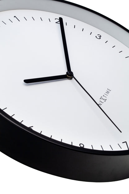 🏛️ Berlin Wandklok 30cm - Aluminium Design