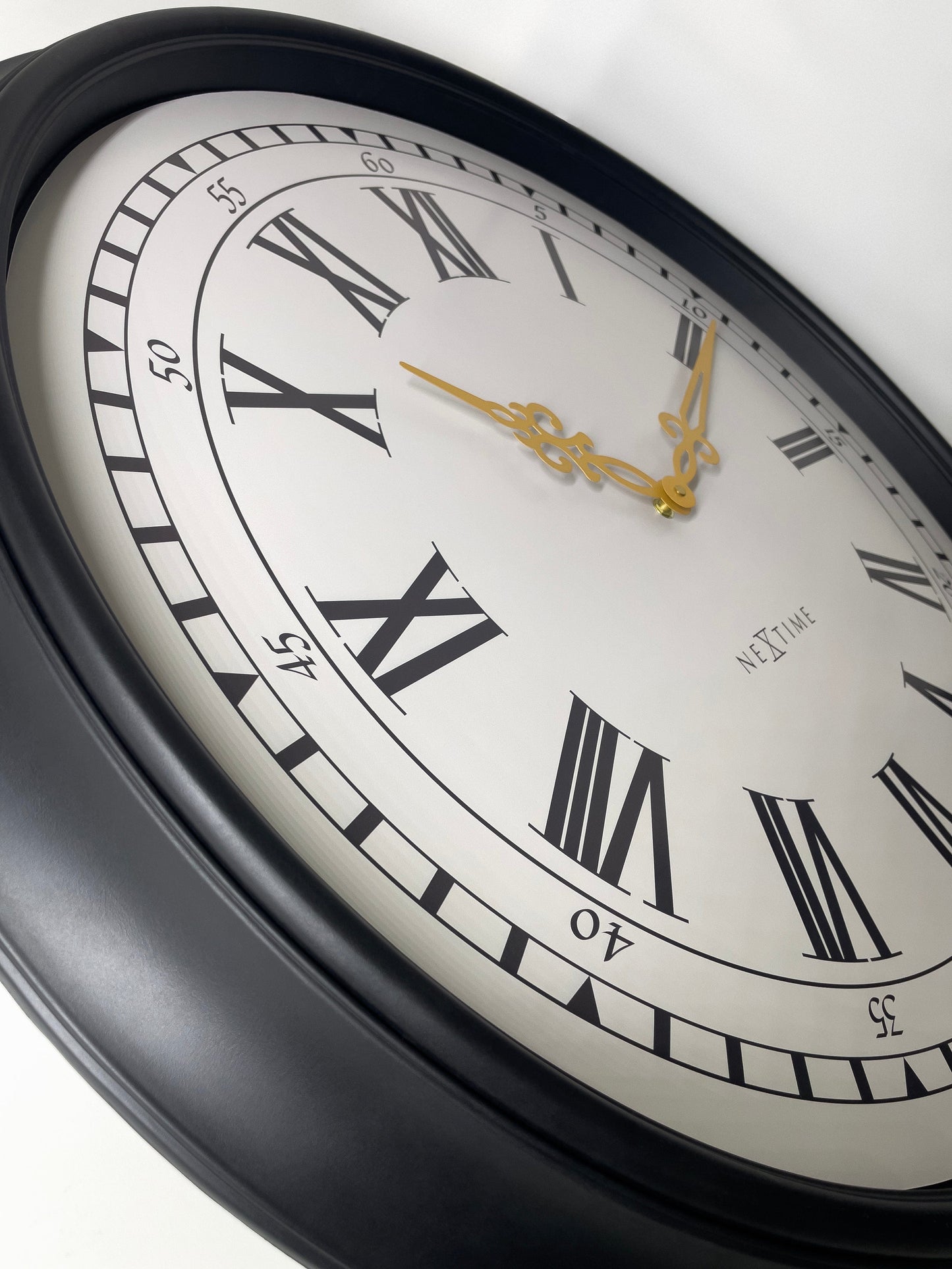 🕰️ NeXtime Chopin Large Wandklok 76cm - Zwart/Grijs Plastic Design