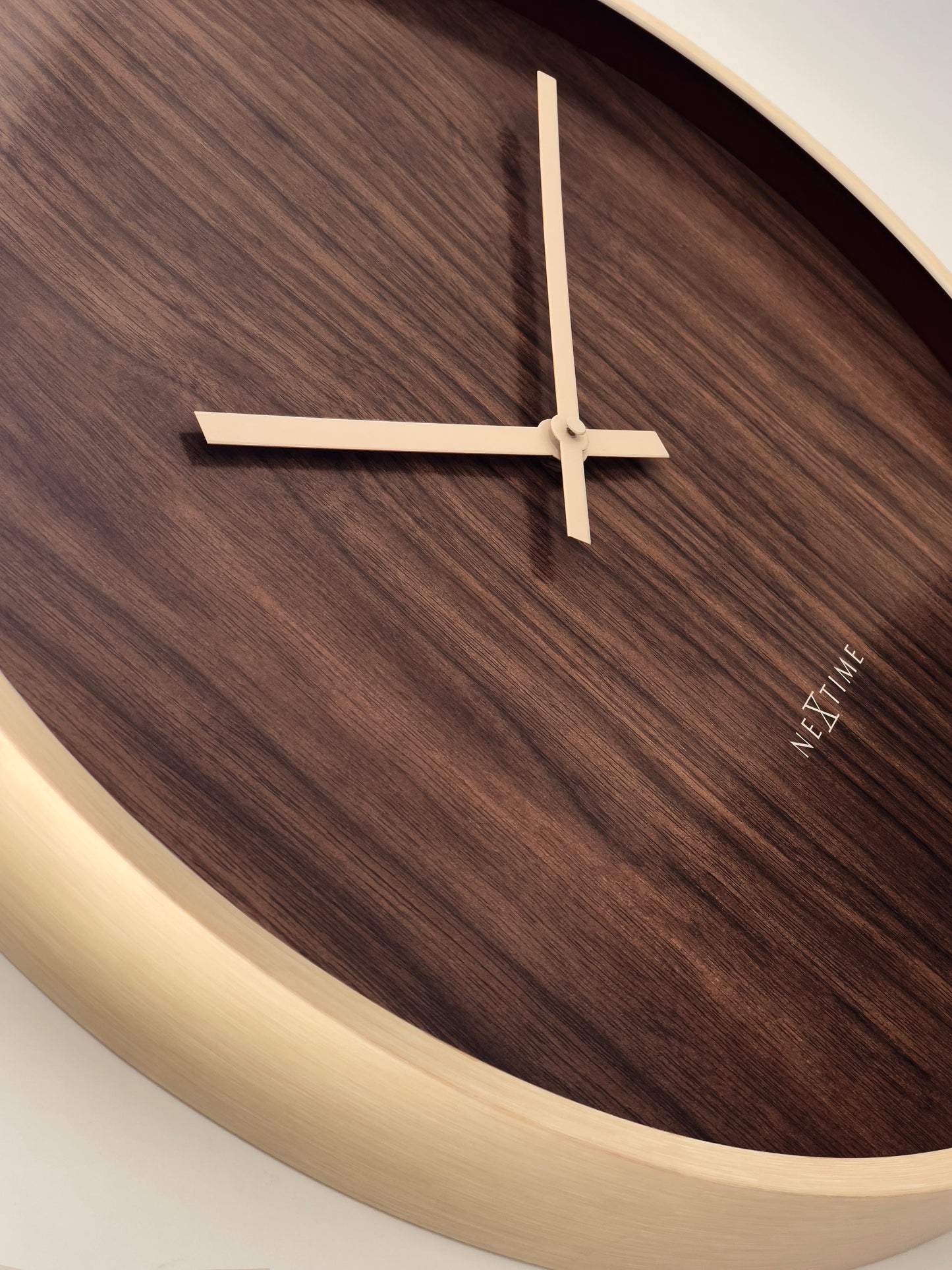 🕰️ NeXtime Oslo Large Wandklok 50cm - Donkerbruin/Lichtbruin Design