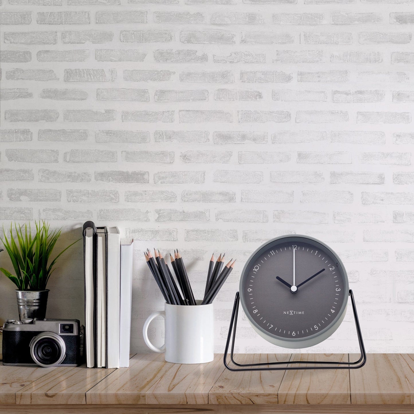 ⏰ Berlin Table Wekker 14x13x7cm - Metaal Design