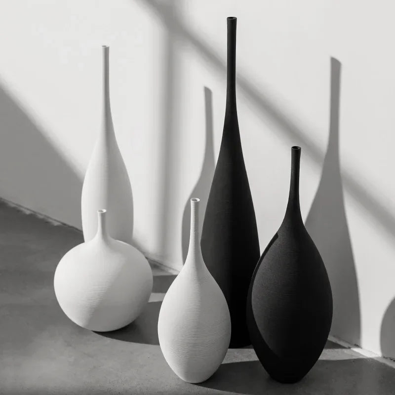 🏺 Minimalistische Zen Vaas Zwart-Wit - Handgemaakte Keramische Kunst Decoratie