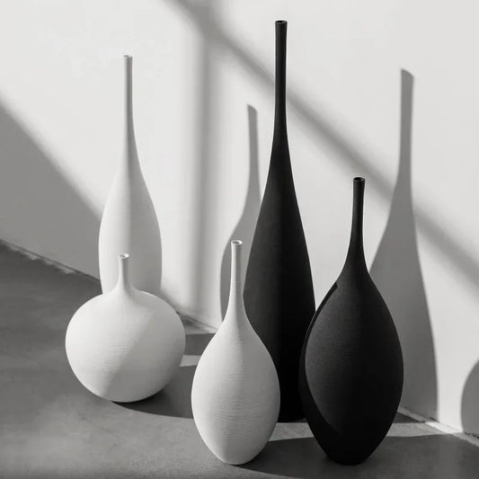 🏺 Minimalistische Zen Vaas Zwart-Wit - Handgemaakte Keramische Kunst Decoratie