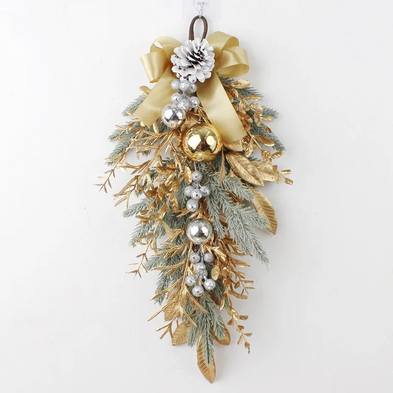 🎄 Luxe Kerstkrans Goud - Kunstmatige Bloemen & Dennenappels voor Voordeur Binnen & Buiten