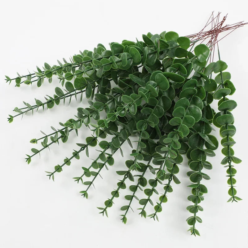 🌿 Kunstmatige Eucalyptus Takken 10 Stuks - Groene Bladeren voor Bruiloft & Huis Decoratie