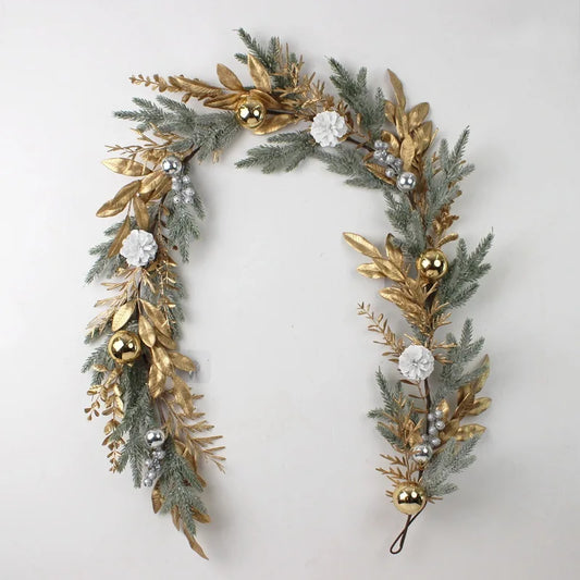 🎄 Luxe Kerstkrans Goud - Kunstmatige Bloemen & Dennenappels voor Voordeur Binnen & Buiten