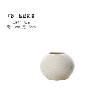 🏺 Minimalistische Zen Vaas Zwart-Wit - Handgemaakte Keramische Kunst Decoratie