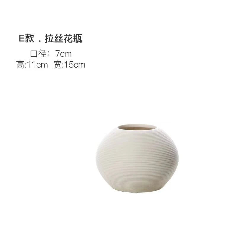 🏺 Minimalistische Zen Vaas Zwart-Wit - Handgemaakte Keramische Kunst Decoratie