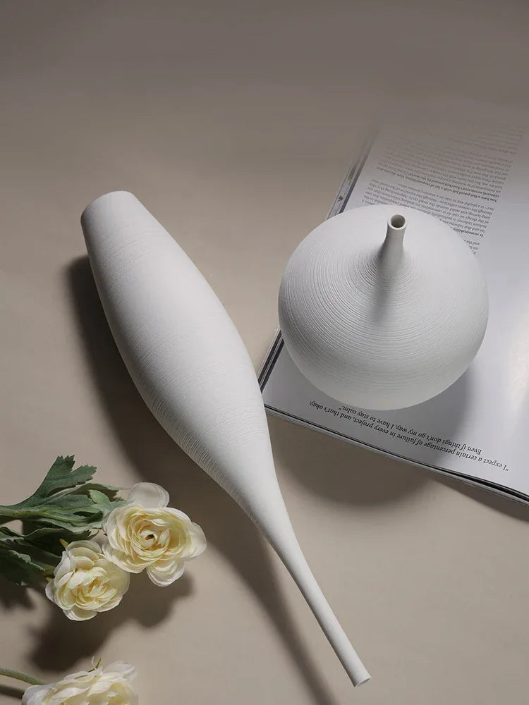 🏺 Minimalistische Zen Vaas Zwart-Wit - Handgemaakte Keramische Kunst Decoratie