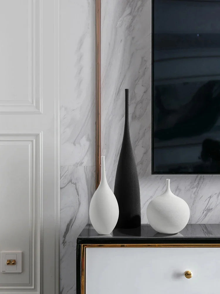 🏺 Minimalistische Zen Vaas Zwart-Wit - Handgemaakte Keramische Kunst Decoratie