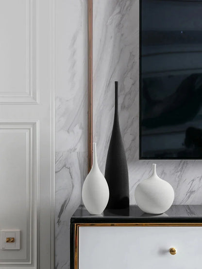 🏺 Minimalistische Zen Vaas Zwart-Wit - Handgemaakte Keramische Kunst Decoratie